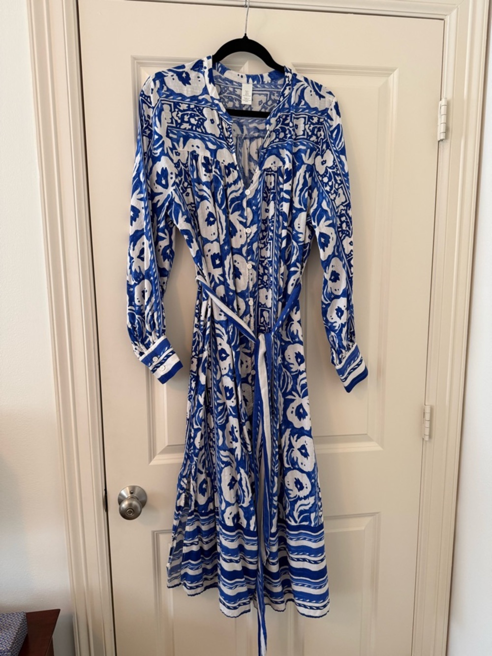 H&M Blue and White Long-Sleeve Floral Midi Dress